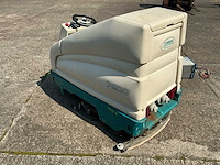 Tennant - 7200 - zelfrijdende schrobmachine - afbeelding 3 van  27