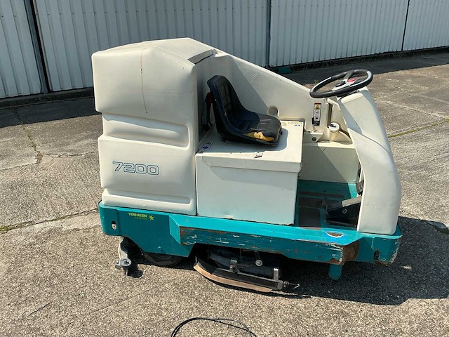 Tennant - 7200 - zelfrijdende schrobmachine - afbeelding 24 van  27
