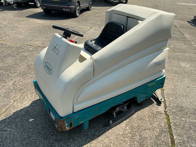 Tennant - 7200 - zelfrijdende schrobmachine - afbeelding 8 van  8