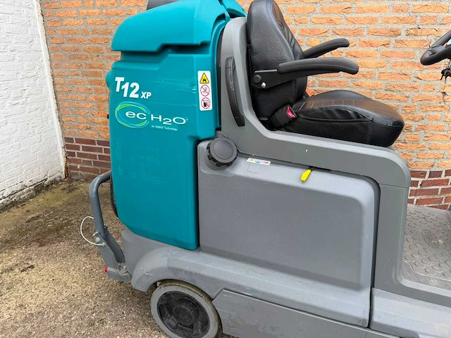 Tennant - t12 - opzit schrob-zuigmachine - afbeelding 8 van  11