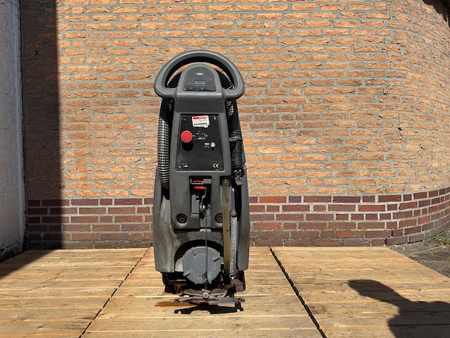 Tennant - t3 - schrob-zuigmachine - afbeelding 3 van  5