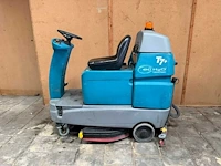 Tennant - t7 - opzit schrob-zuigmachine - afbeelding 1 van  6