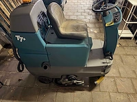 Tennant - t7 - opzit schrob-zuigmachine - afbeelding 4 van  6