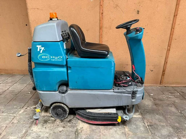 Tennant - t7 - opzit schrob-zuigmachine - afbeelding 2 van  6