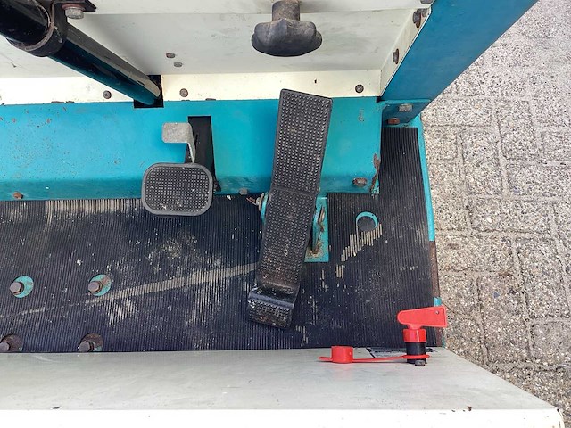 Tennant 215 d zelfrijdende veegmachine - afbeelding 2 van  17