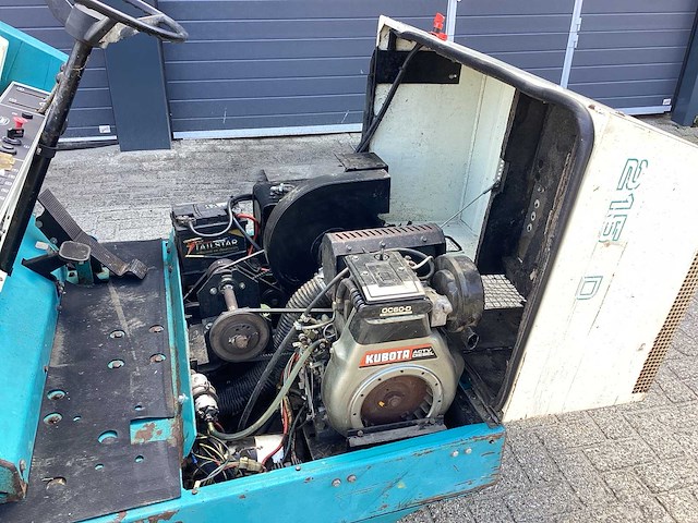 Tennant 215 d zelfrijdende veegmachine - afbeelding 5 van  17