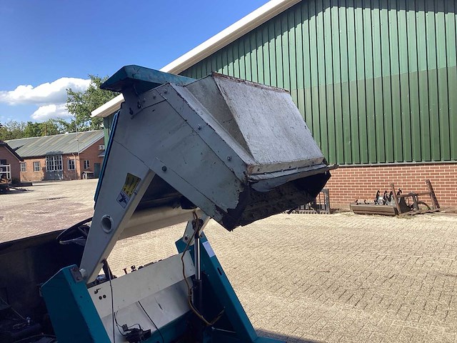 Tennant 215 d zelfrijdende veegmachine - afbeelding 9 van  17