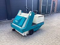 Tennant 215 d zelfrijdende veegmachine - afbeelding 1 van  17