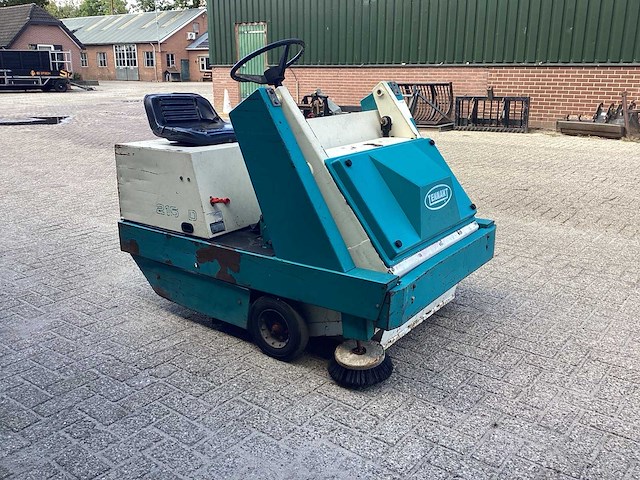 Tennant 215 d zelfrijdende veegmachine - afbeelding 10 van  17