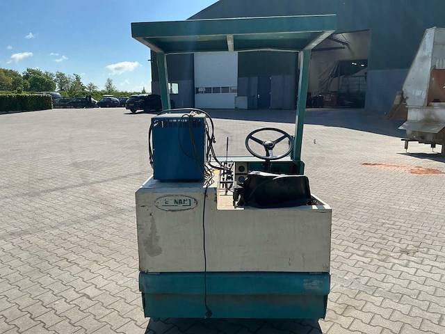 Tennant 235e zelfrijdende veegmachine - afbeelding 3 van  5