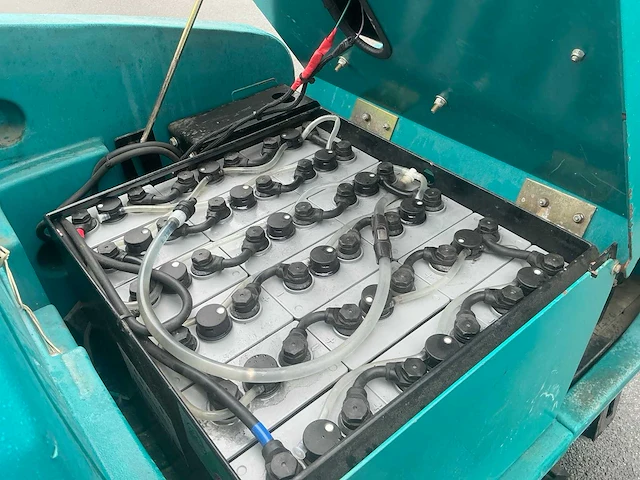Tennant 7100 schrobm veeg-/schrobmachine - afbeelding 2 van  11