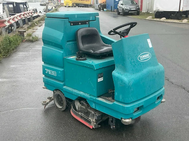 Tennant 7100 schrobm veeg-/schrobmachine - afbeelding 4 van  11