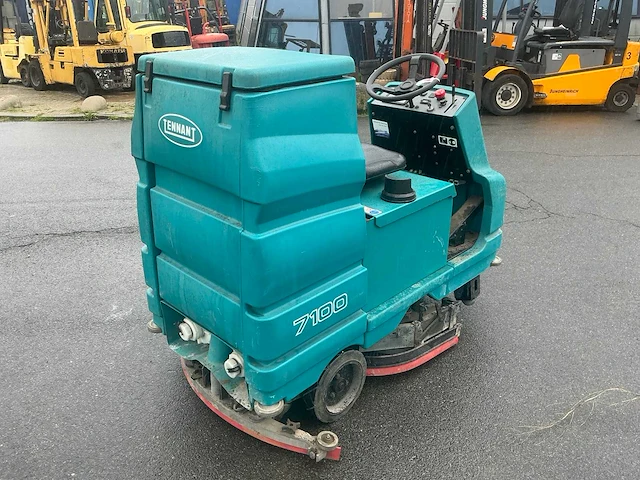 Tennant 7100 schrobm veeg-/schrobmachine - afbeelding 5 van  11