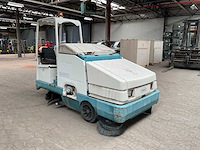 Tennant 8410 zelfrijdende veegmachine - afbeelding 6 van  12