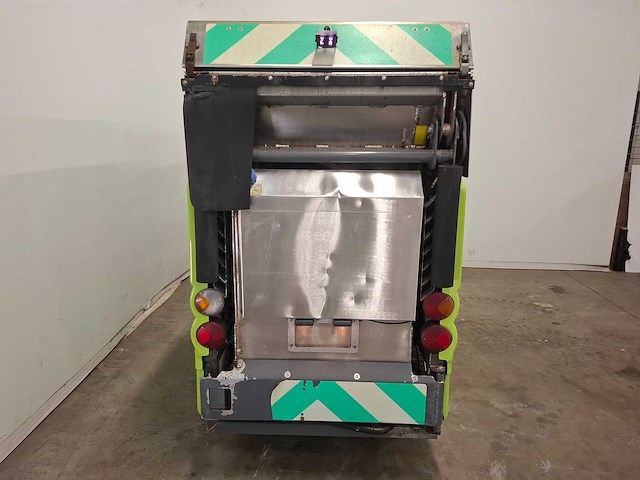 Tennant green machines 636 straatveegmachine - afbeelding 18 van  22