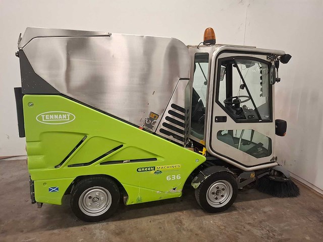 Tennant green machines 636 straatveegmachine - afbeelding 19 van  22