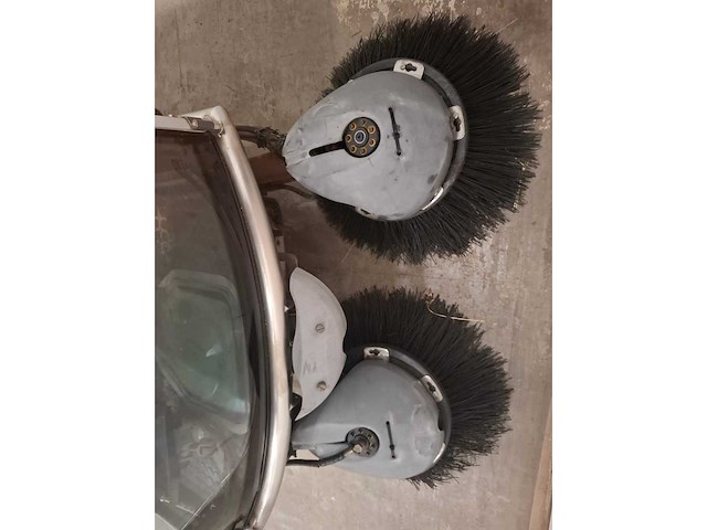Tennant green machines 636 straatveegmachine - afbeelding 10 van  22