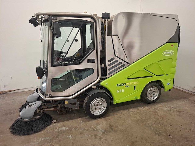 Tennant green machines 636 straatveegmachine - afbeelding 16 van  22