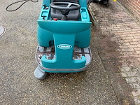 Tennant s12 elektrische zitveegmachine - afbeelding 1 van  6