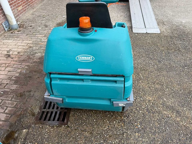 Tennant s12 elektrische zitveegmachine - afbeelding 3 van  6