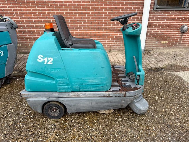 Tennant s12 elektrische zitveegmachine - afbeelding 6 van  6
