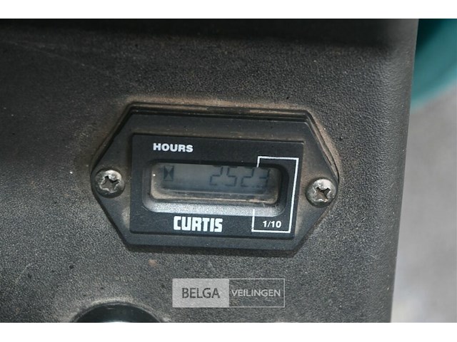 Tennant schrob-zuigmachine - afbeelding 11 van  16