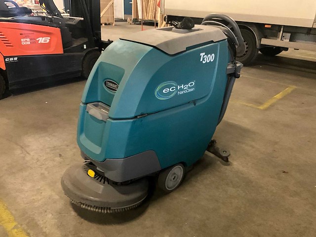 Tennant t300 ec-h2o nanoclean achterloop-schrobmachine - afbeelding 1 van  10