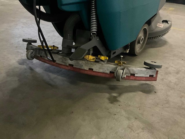 Tennant t300 ec-h2o nanoclean achterloop-schrobmachine - afbeelding 9 van  10