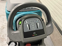 Tennant t300 zelfrijdende schob-zuigmachine - afbeelding 7 van  9