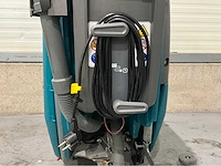 Tennant t300 zelfrijdende schob-zuigmachine - afbeelding 8 van  9