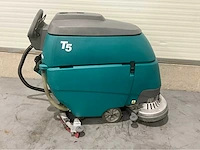 Tennant t5 zelfrijdende schrobmachine - afbeelding 7 van  10