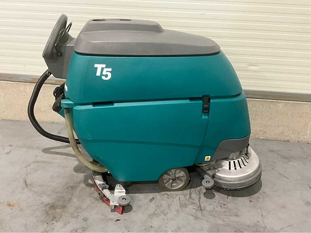Tennant t5 zelfrijdende schrobmachine - afbeelding 7 van  10