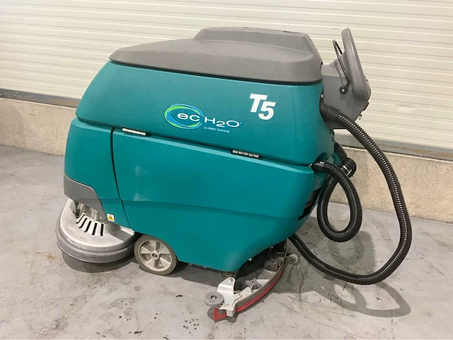 Tennant t5 zelfrijdende schrobmachine - afbeelding 4 van  10