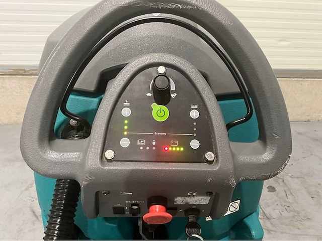 Tennant t5 zelfrijdende schrobmachine - afbeelding 5 van  10