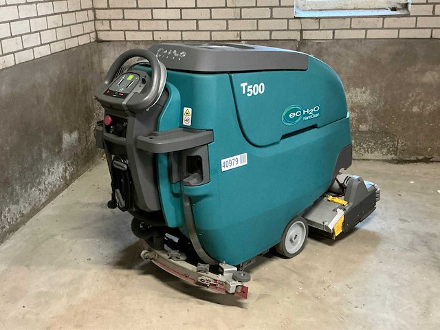Tennant t500 nanoclean zelfrijdende veegmachine - afbeelding 1 van  2