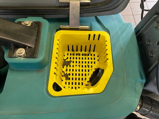 Tennat t3 zelfrijdende veeg- schrobmachine - afbeelding 2 van  9