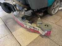Tennat t3 zelfrijdende veeg- schrobmachine - afbeelding 7 van  9