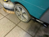 Tennat t3 zelfrijdende veeg- schrobmachine - afbeelding 8 van  9