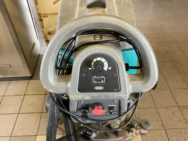 Tennat t3 zelfrijdende veeg- schrobmachine - afbeelding 9 van  9