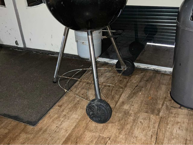 Tenneker mobiele houtskool bbq ennafvalbak - afbeelding 7 van  8