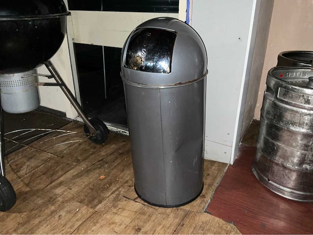 Tenneker mobiele houtskool bbq ennafvalbak - afbeelding 8 van  8
