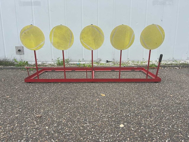 Tennisballenmuur - afbeelding 1 van  4