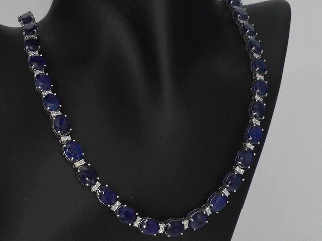 Tenniscollier met grote saffieren en natuurlijke diamanten - afbeelding 3 van  9