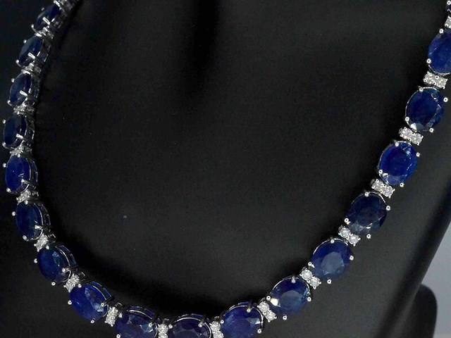 Tenniscollier met grote saffieren en natuurlijke diamanten - afbeelding 4 van  9
