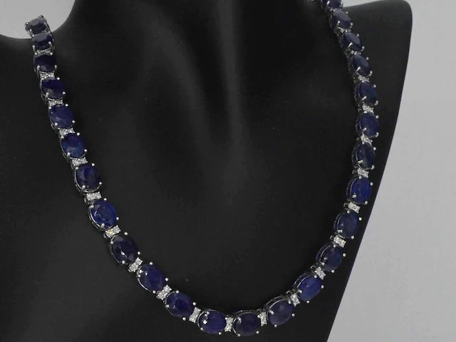 Tenniscollier met grote saffieren en natuurlijke diamanten - afbeelding 5 van  11