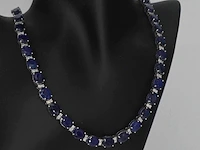 Tenniscollier met grote saffieren en natuurlijke diamanten - afbeelding 5 van  11