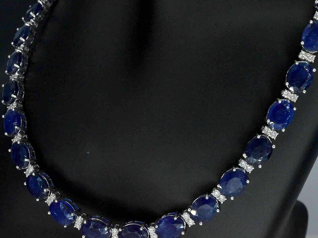 Tenniscollier met grote saffieren en natuurlijke diamanten - afbeelding 6 van  11
