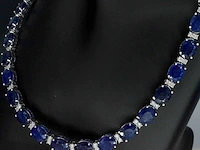 Tenniscollier met grote saffieren en natuurlijke diamanten - afbeelding 6 van  11