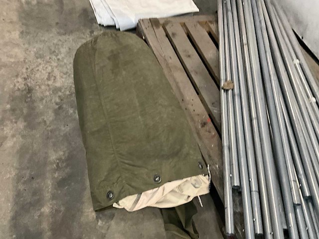 Tent - afbeelding 3 van  3