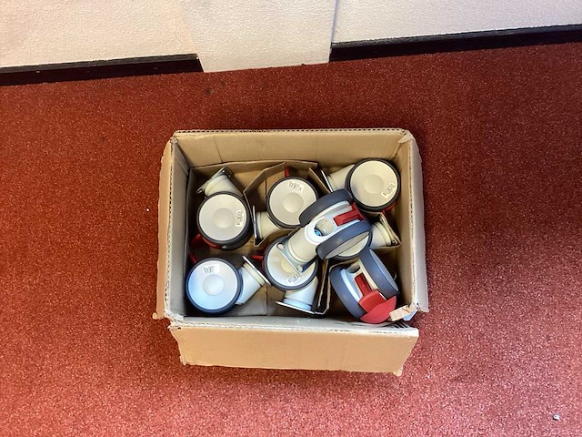 Tente wielen (8x) - afbeelding 1 van  4